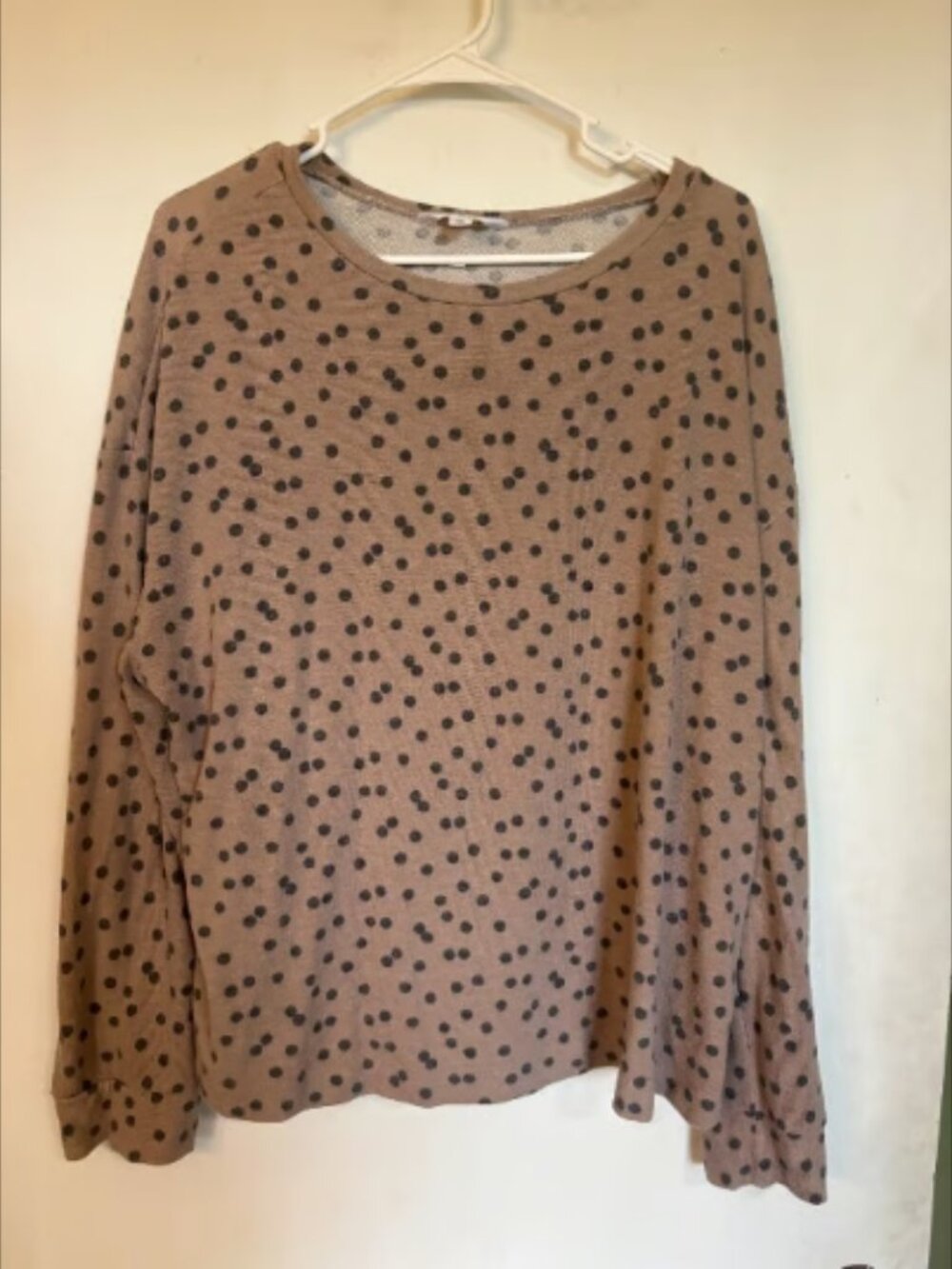 Time and Tru brown polka dot long sleeve knit top
